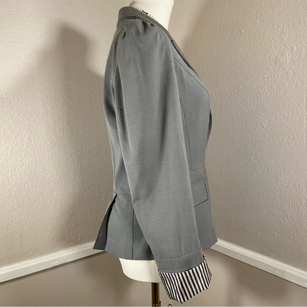 Vintage Candies Gray Cropped Satin Pinstripe Cuffs Blazer Y2K Size Medium - Picture 4 of 10